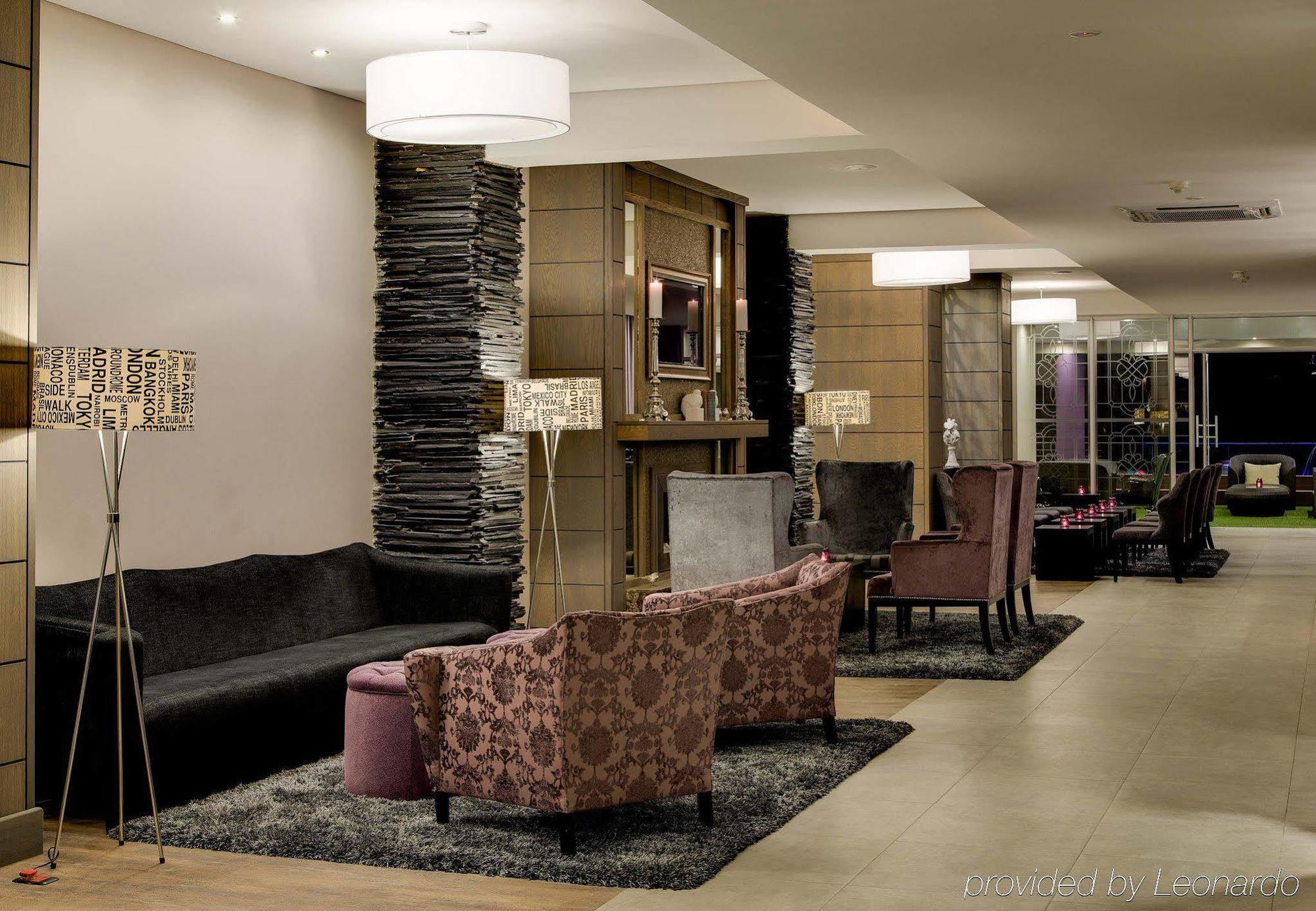Protea Hotel By Marriott Pretoria Hatfield Exterior foto