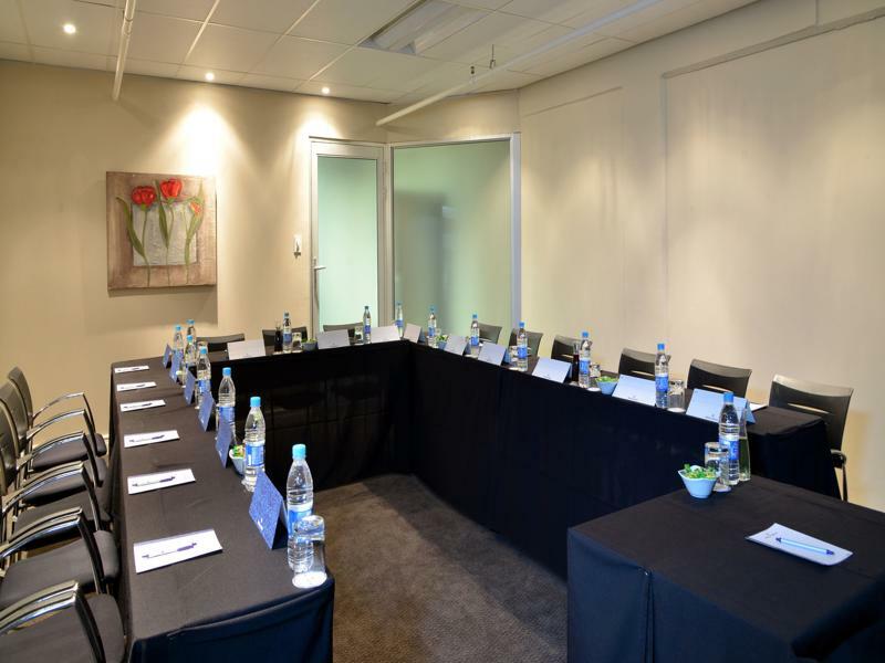 Protea Hotel By Marriott Pretoria Hatfield Exterior foto