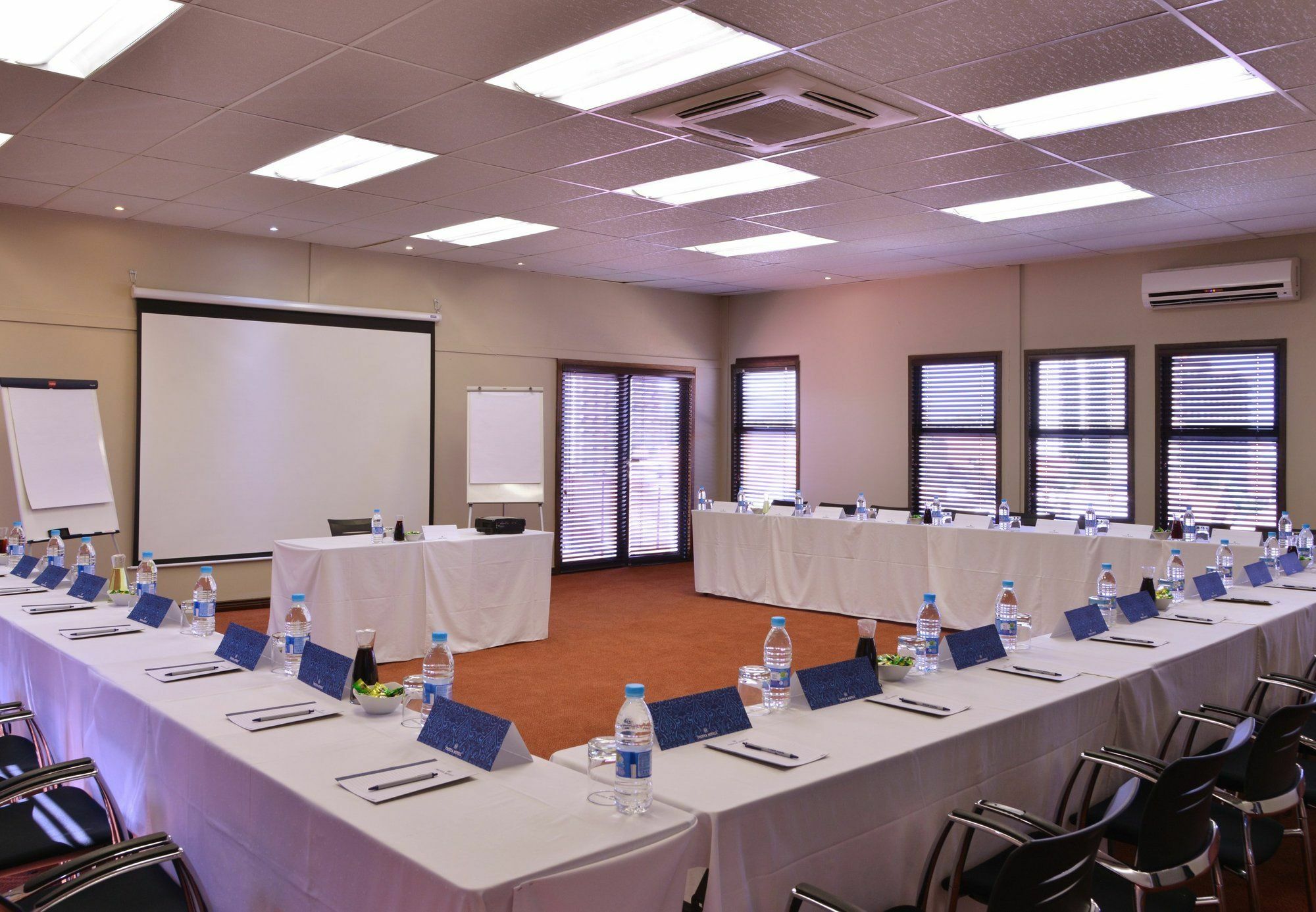 Protea Hotel By Marriott Pretoria Hatfield Exterior foto